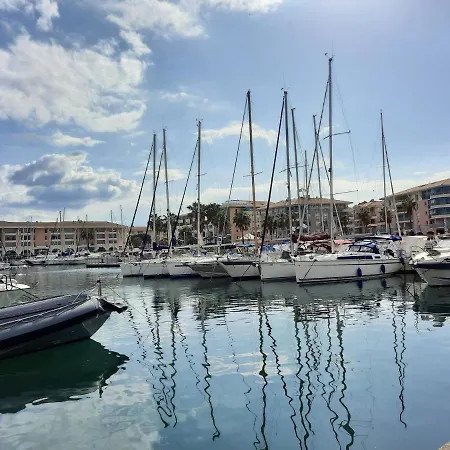 דירה Coeur Marina Climatise Terrasse Parking Fréjus