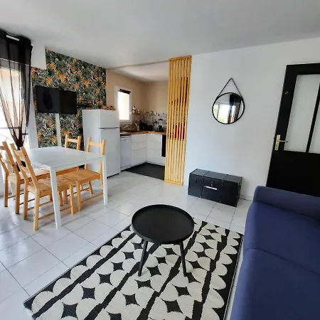 Coeur Marina Climatise Terrasse Parking דירה