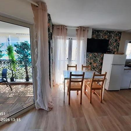 Apartment Coeur Marina Climatise Terrasse Parking Frejus
